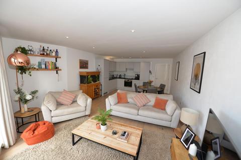 2 bedroom flat for sale, 1 Royal Crescent Road, Southampton SO14