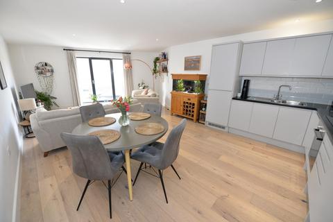 2 bedroom flat for sale, 1 Royal Crescent Road, Southampton SO14