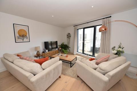 2 bedroom flat for sale, 1 Royal Crescent Road, Southampton SO14