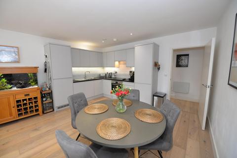 2 bedroom flat for sale, 1 Royal Crescent Road, Southampton SO14