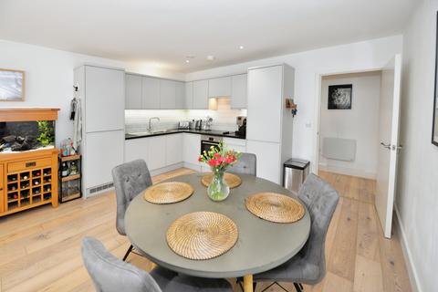 2 bedroom flat for sale, 1 Royal Crescent Road, Southampton SO14
