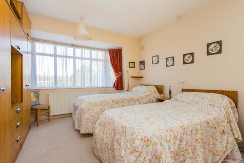3 bedroom detached house for sale, Station Road, Wellingborough NN9