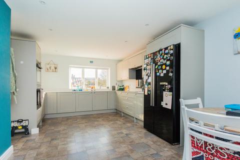 25 Drayton Place, Irthlingborough, Wellingborough, NN9 5TD