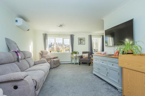 25 Drayton Place, Irthlingborough, Wellingborough, NN9 5TD