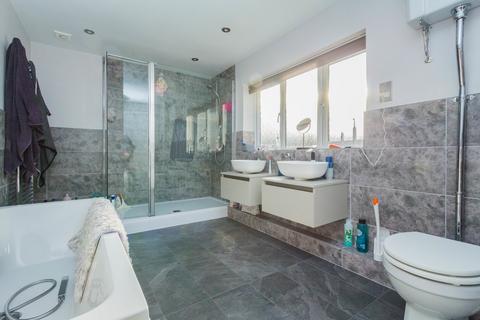 25 Drayton Place, Irthlingborough, Wellingborough, NN9 5TD