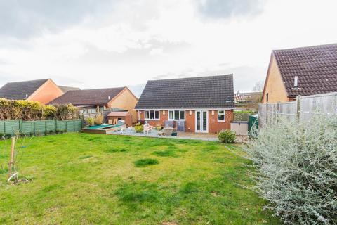 25 Drayton Place, Irthlingborough, Wellingborough, NN9 5TD