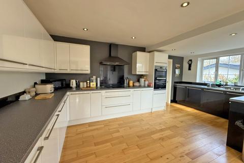 4 bedroom detached bungalow for sale, Hay Brow Crescent, Scarborough YO13