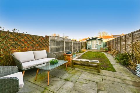 3 bedroom terraced house for sale, Robins Grove Crescent, Yateley GU46