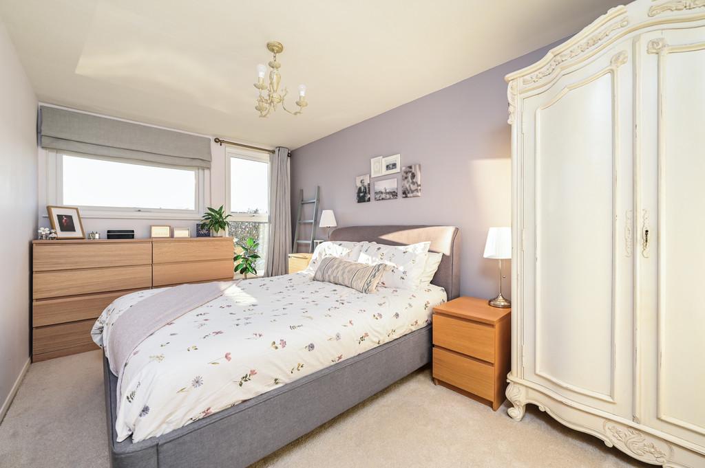 69-robins-grove-crescent (2)