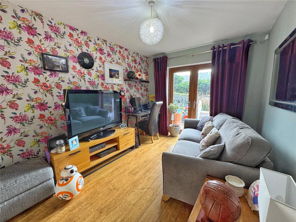 Sitting / Bedroom 5