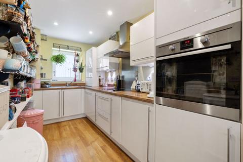 4 bedroom terraced house for sale, Longley Road, Chichester