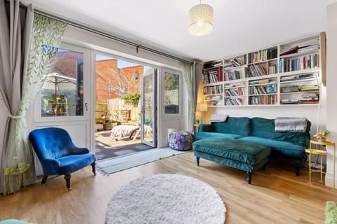 4 bedroom terraced house for sale, Longley Road, Chichester