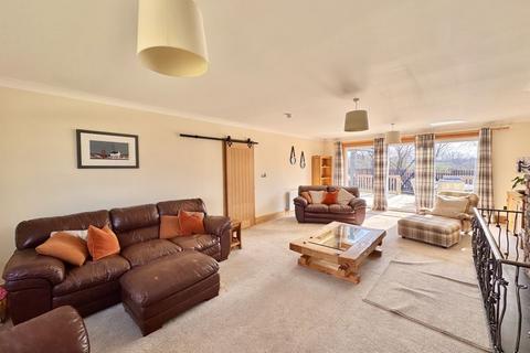 Airlie Crosshands, Mauchline, KA5 5TP