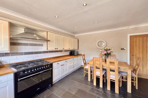 Airlie Crosshands, Mauchline, KA5 5TP