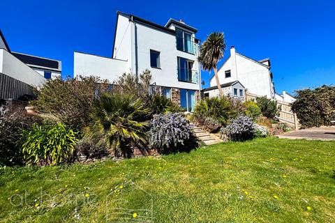 15 Bethan View, Perranporth, TR6 0FB