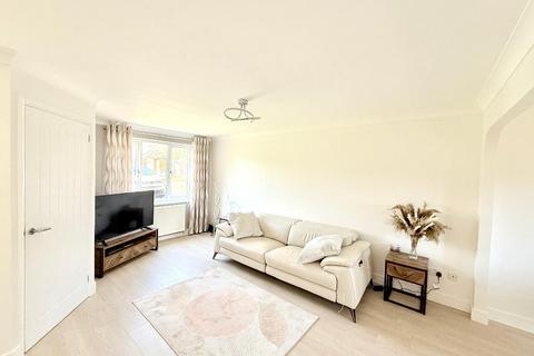 undefined, Chalkdown, Bushmead, Luton, Bedfordshire, LU2 7FH