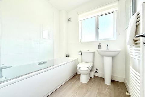 undefined, Chalkdown, Bushmead, Luton, Bedfordshire, LU2 7FH