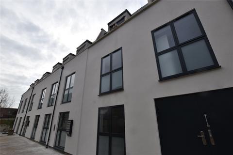 Studio to rent, Portland Road, London, SE25