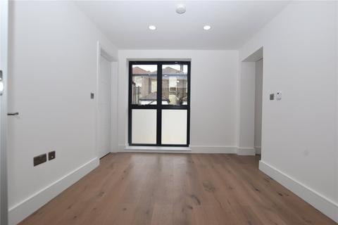 Studio to rent, Portland Road, London, SE25