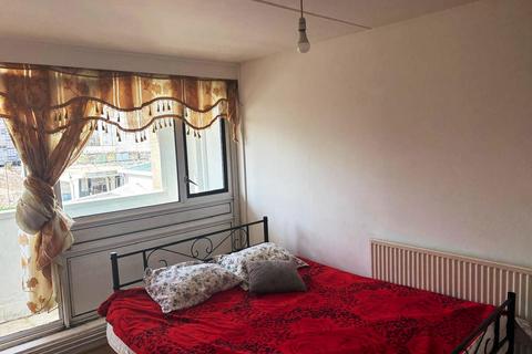 3 bedroom maisonette to rent, Willan Road, London N17