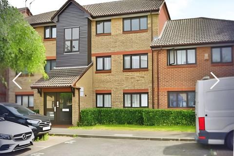 2 bedroom flat to rent, Waterside close, London IG11