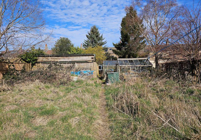 Garden midway