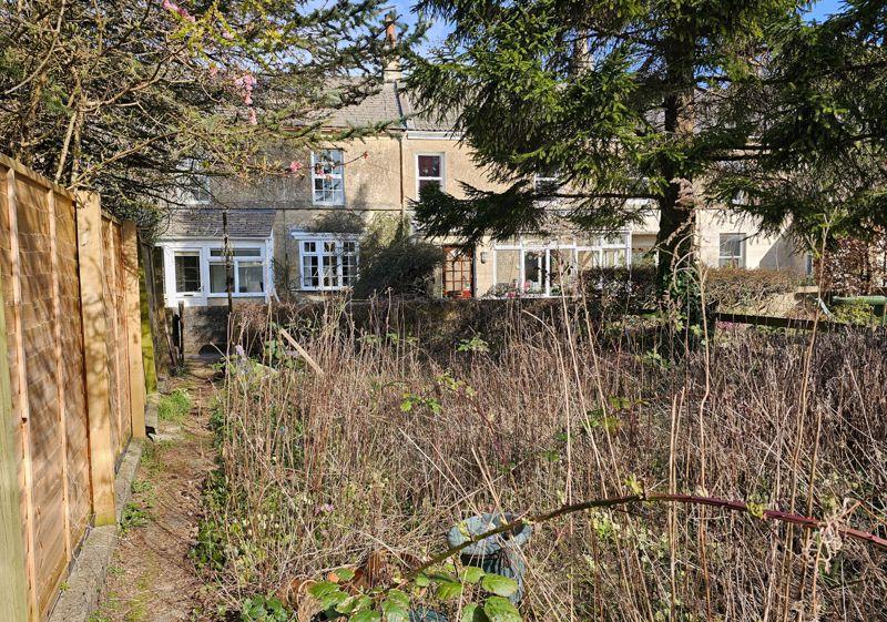 Garden to house