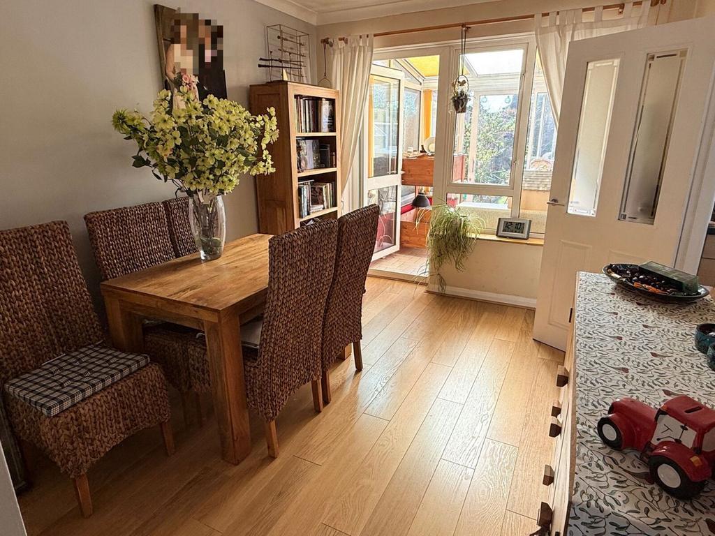 Dining Room Pic 1