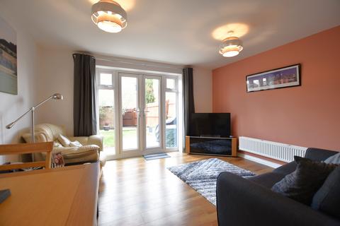 2 bedroom end of terrace house for sale, Crump Way, Worcestershire WR11