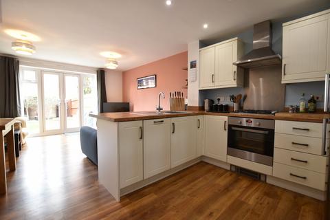2 bedroom end of terrace house for sale, Crump Way, Worcestershire WR11