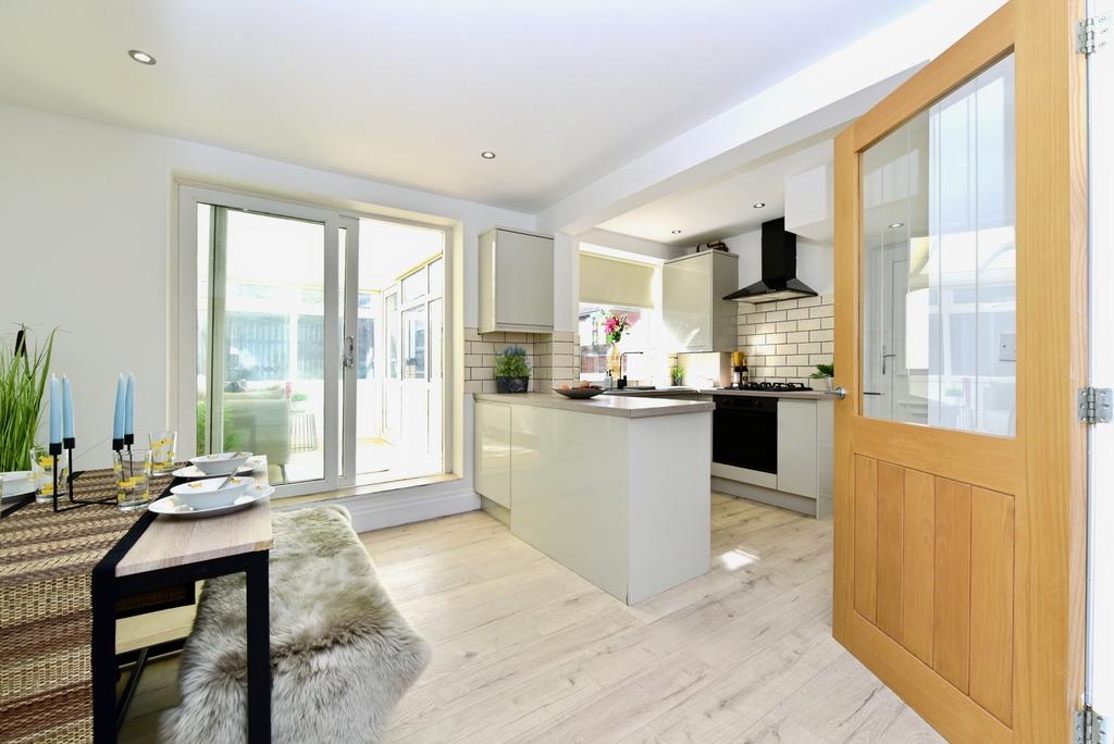Kitchen/Dining Room