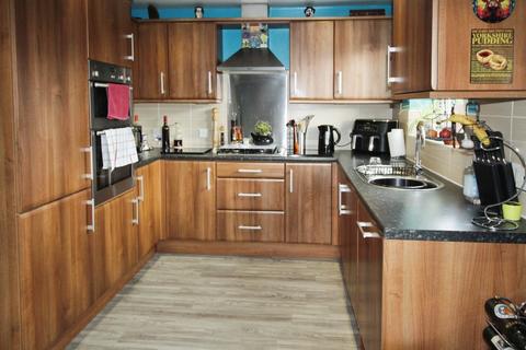 4 bedroom terraced house for sale, Spindle Close, West Yorkshire WF12