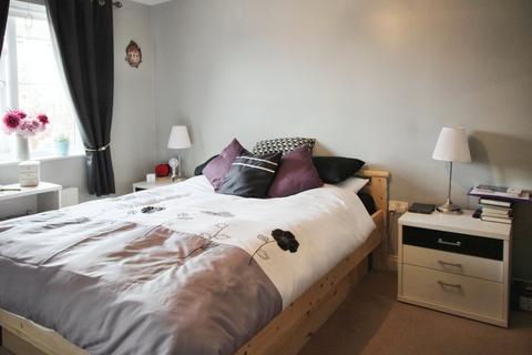 4 bedroom terraced house for sale, Spindle Close, West Yorkshire WF12