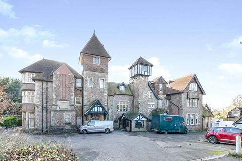 2 bedroom flat for sale, The Ridge, East Sussex TN34