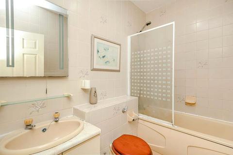 2 bedroom flat for sale, The Ridge, East Sussex TN34