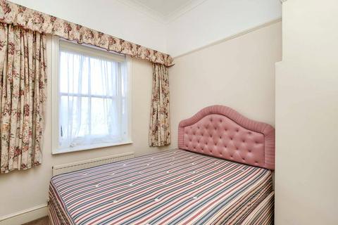 2 bedroom flat for sale, The Ridge, East Sussex TN34