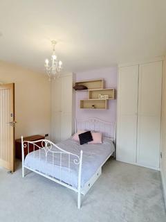 8 bedroom house share to rent, Higham Road, Rushden