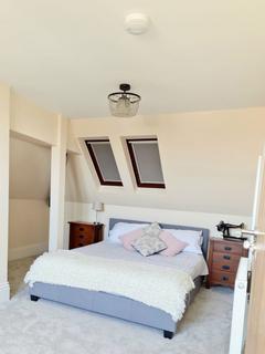 8 bedroom house share to rent, Higham Road, Rushden