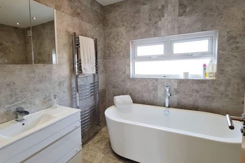 8 bedroom house share to rent, Higham Road, Rushden