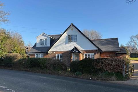 3 bedroom detached house for sale, Harts Green, Battle, TN33