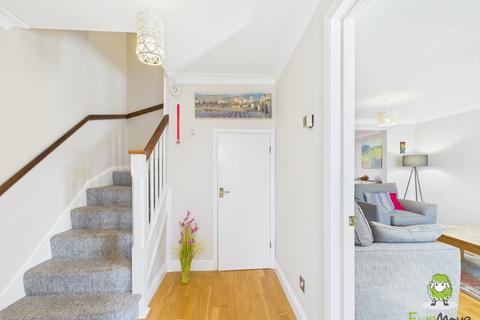 3 bedroom detached house for sale, SAFFRON CLOSE, CHINEHAM, BASINGSTOKE, HAMPSHIRE, RG24