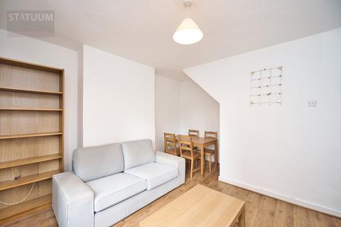 2 bedroom maisonette to rent, Evelyn Walk, Old St, Islington, London, N1