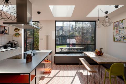 63 Forest Drive East, London, E11 1JX
