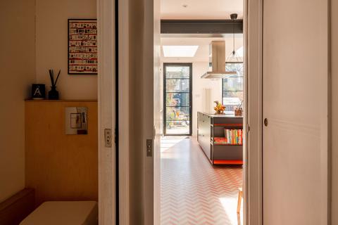 63 Forest Drive East, London, E11 1JX