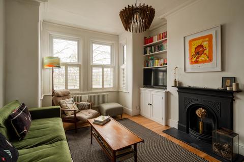 2 bedroom maisonette for sale, High Road Leyton, London E10