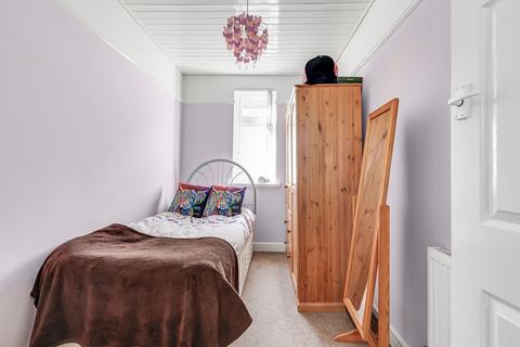 16 The Drive, Ashford, TW15 1SL