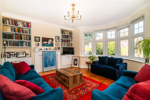 32 Strawberry Vale, Twickenham, TW1 4RU