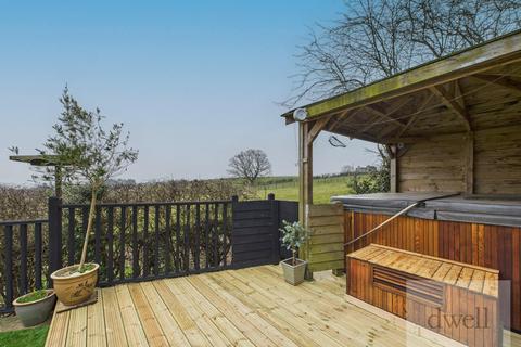 3 bedroom semi-detached bungalow for sale, Whitehall Road, New Farnley, Leeds, LS12