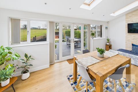 647 Whitehall Road, Leeds, LS12 6HB