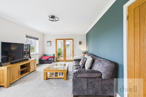 647 Whitehall Road, Leeds, LS12 6HB